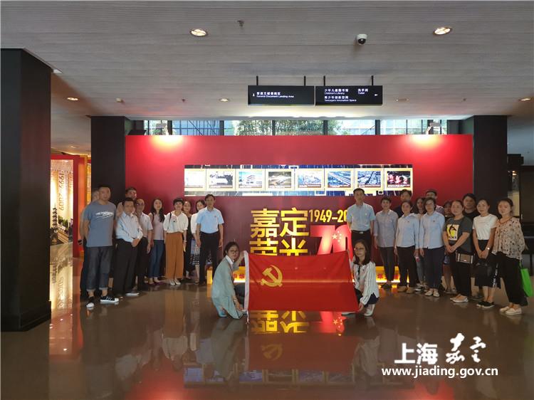 edf6f2562fb84858a3ec68bb325aa474.jpg